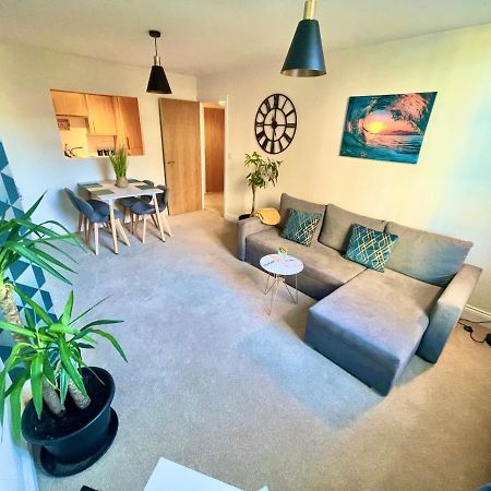 A Stylish Retreat - Super King Bed - Heart Of Town Centre - 5 Mins Stroll To Beach Bournemouth Exterior photo