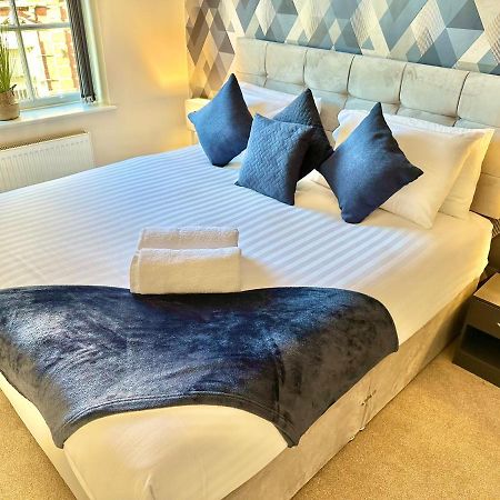 A Stylish Retreat - Super King Bed - Heart Of Town Centre - 5 Mins Stroll To Beach Bournemouth Exterior photo