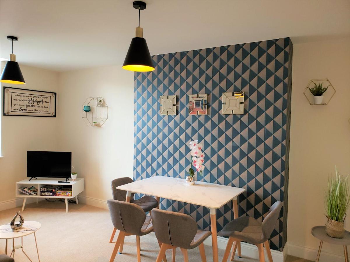 A Stylish Retreat - Super King Bed - Heart Of Town Centre - 5 Mins Stroll To Beach Bournemouth Exterior photo