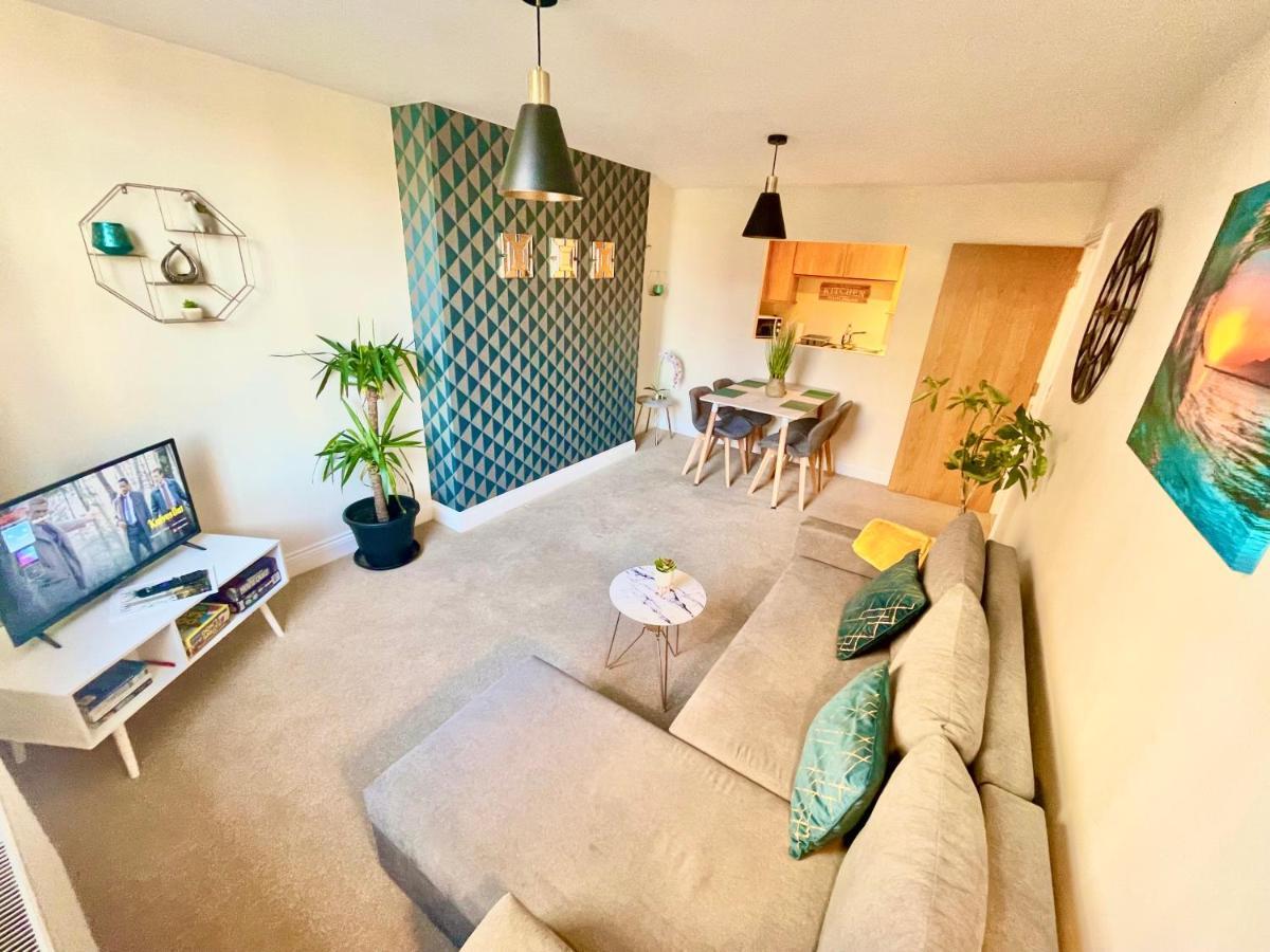 A Stylish Retreat - Super King Bed - Heart Of Town Centre - 5 Mins Stroll To Beach Bournemouth Exterior photo