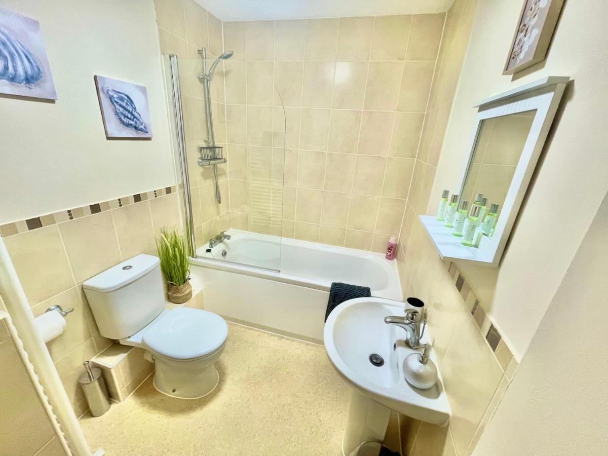 A Stylish Retreat - Super King Bed - Heart Of Town Centre - 5 Mins Stroll To Beach Bournemouth Exterior photo