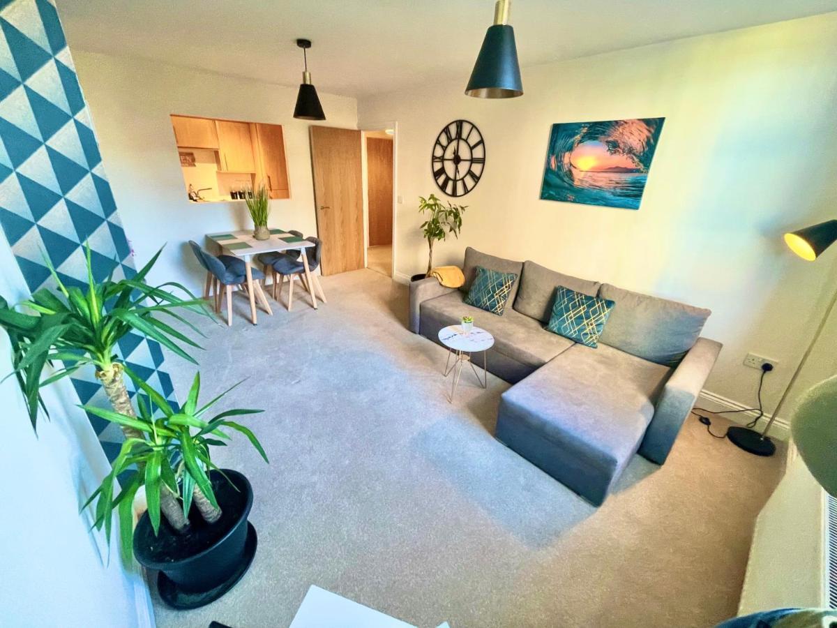 A Stylish Retreat - Super King Bed - Heart Of Town Centre - 5 Mins Stroll To Beach Bournemouth Exterior photo