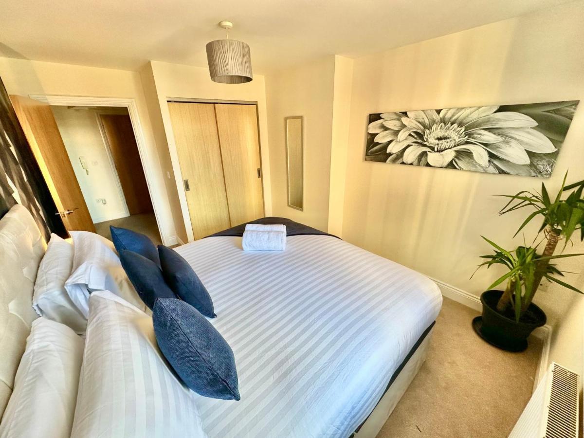 A Stylish Retreat - Super King Bed - Heart Of Town Centre - 5 Mins Stroll To Beach Bournemouth Exterior photo