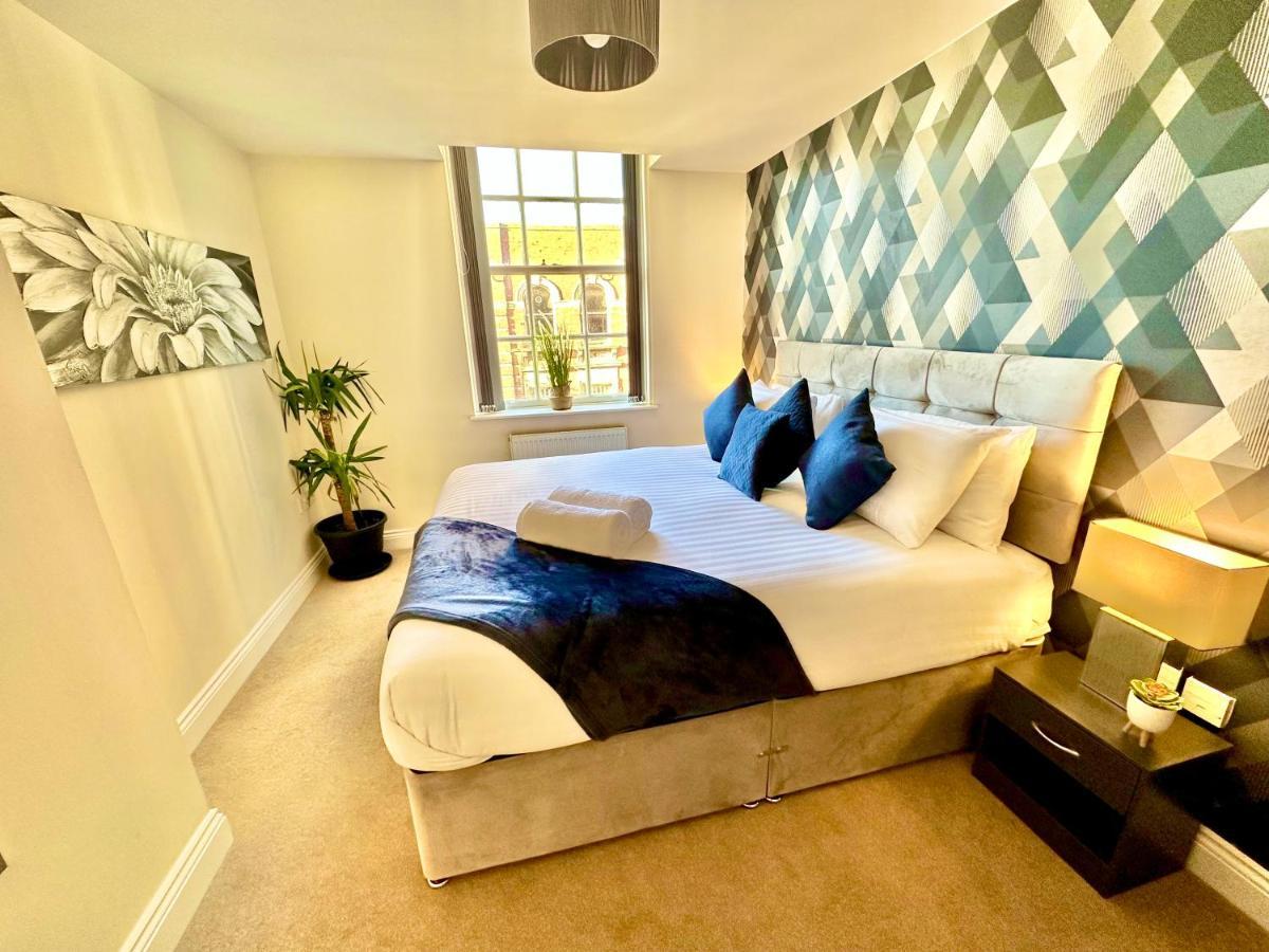 A Stylish Retreat - Super King Bed - Heart Of Town Centre - 5 Mins Stroll To Beach Bournemouth Exterior photo