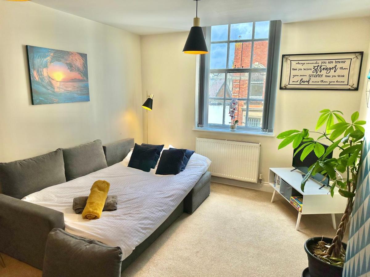 A Stylish Retreat - Super King Bed - Heart Of Town Centre - 5 Mins Stroll To Beach Bournemouth Exterior photo